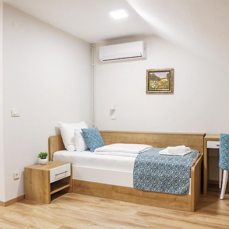 Grand Park Rooms & Apartments Čačak 외부 사진
